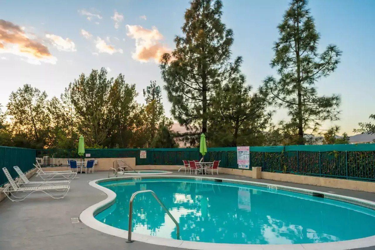 San Bernandino Inn & Suites San Bernardino Esterno foto