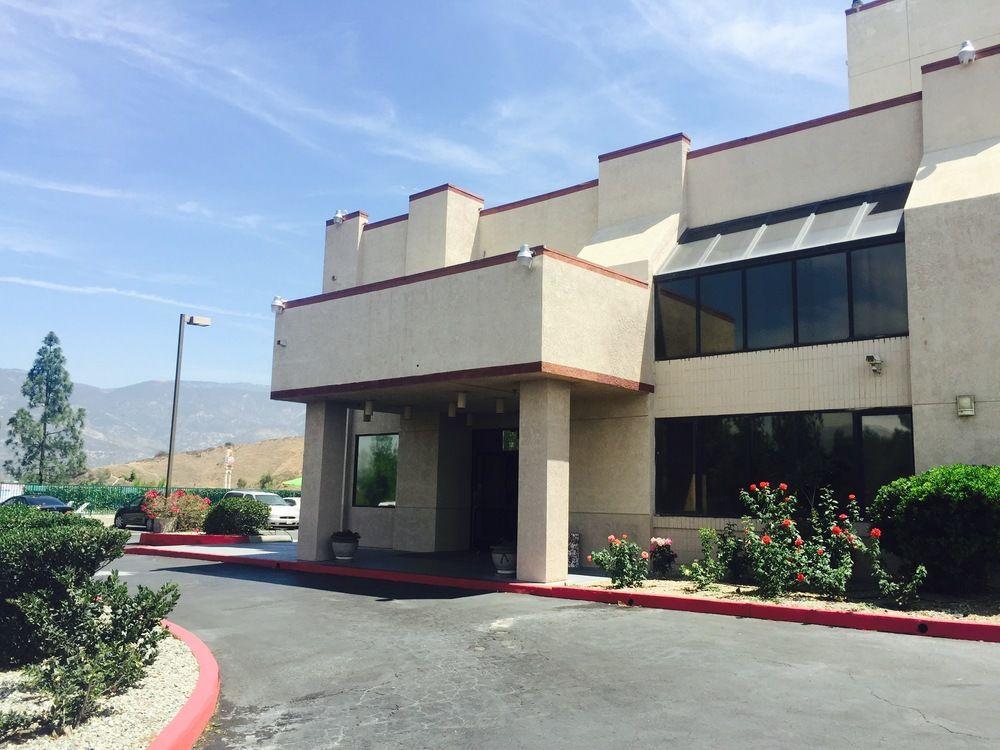 San Bernandino Inn & Suites San Bernardino Esterno foto