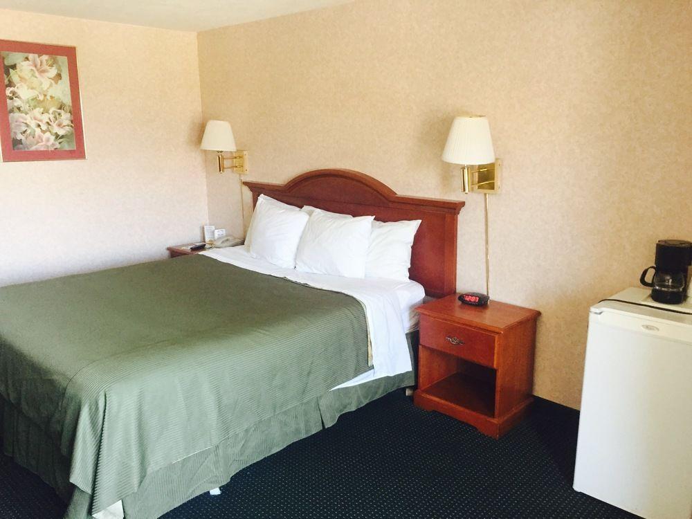 San Bernandino Inn & Suites San Bernardino Esterno foto