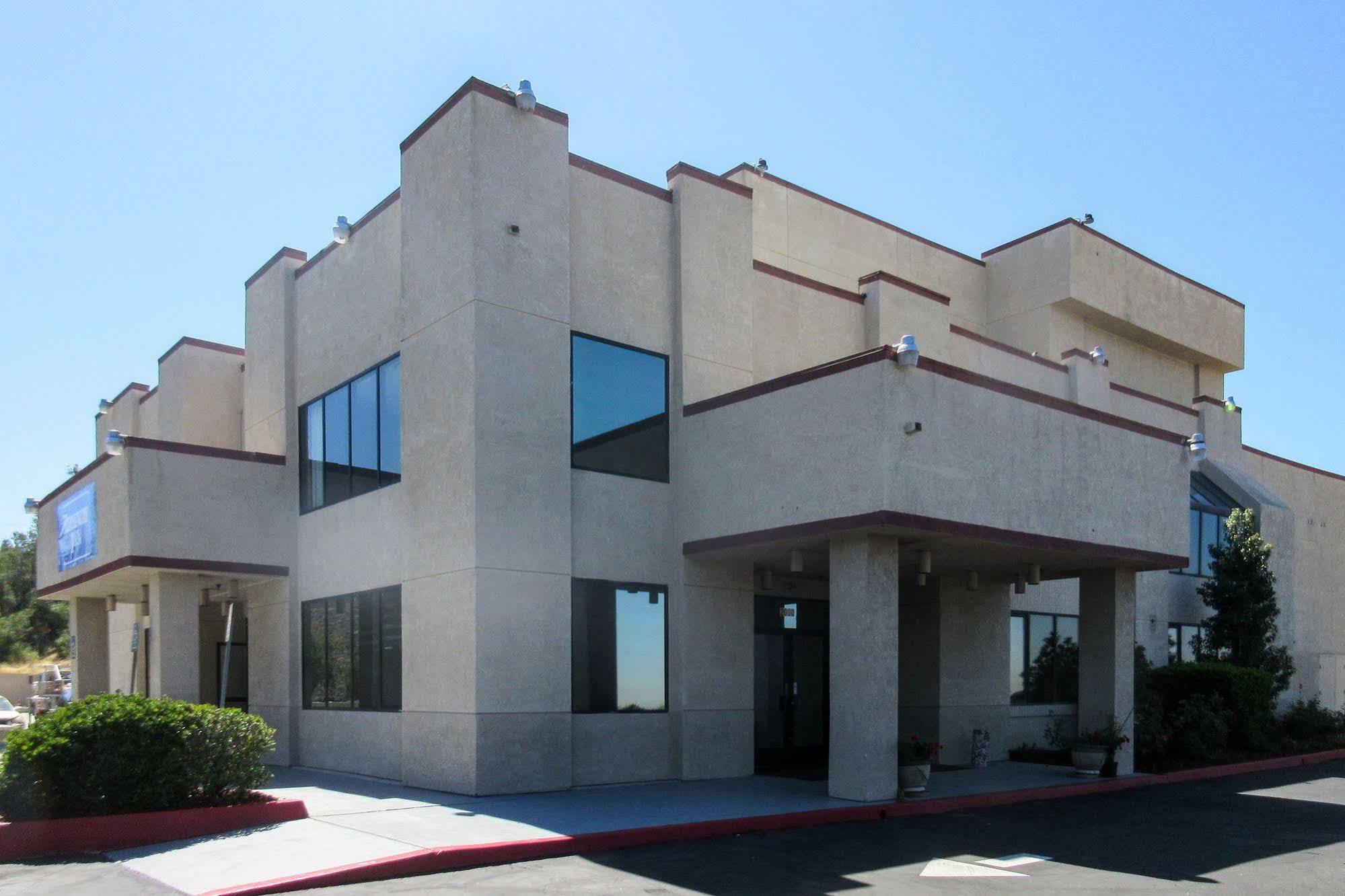 San Bernandino Inn & Suites San Bernardino Esterno foto
