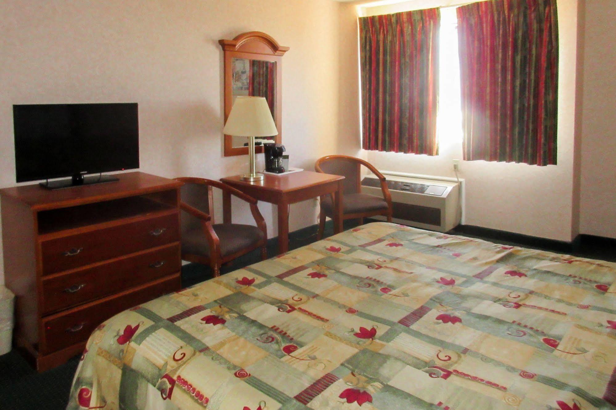 San Bernandino Inn & Suites San Bernardino Esterno foto