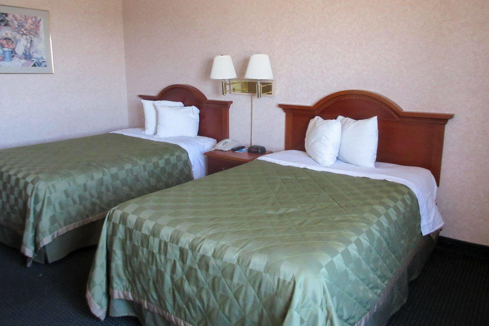 San Bernandino Inn & Suites San Bernardino Esterno foto