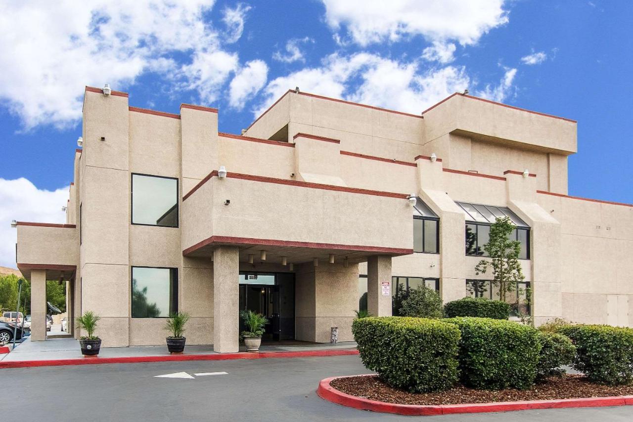 San Bernandino Inn & Suites San Bernardino Esterno foto