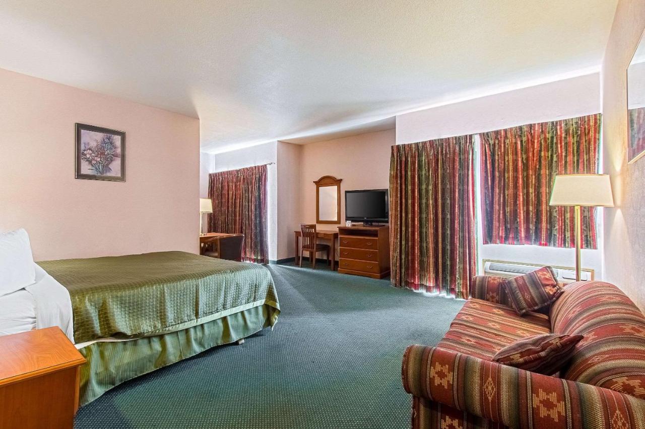 San Bernandino Inn & Suites San Bernardino Esterno foto
