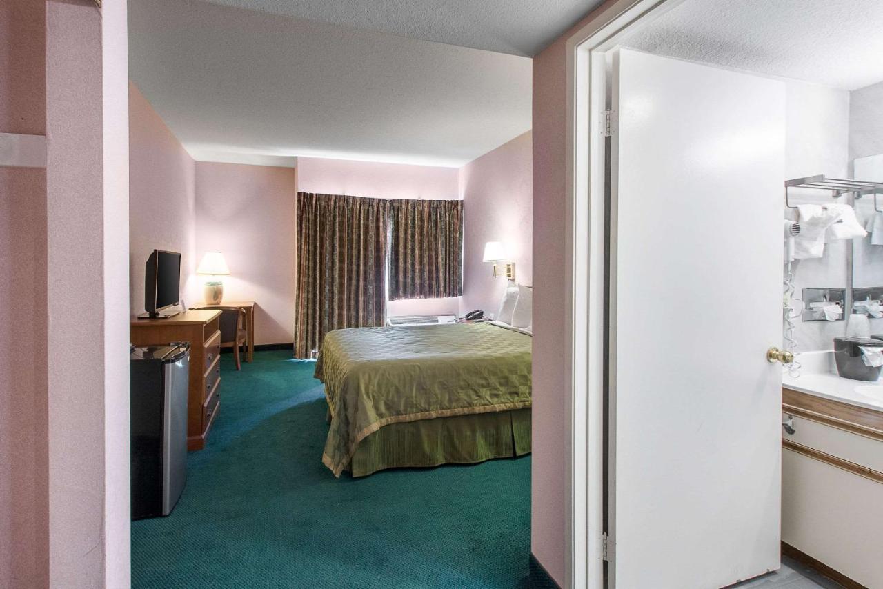 San Bernandino Inn & Suites San Bernardino Esterno foto