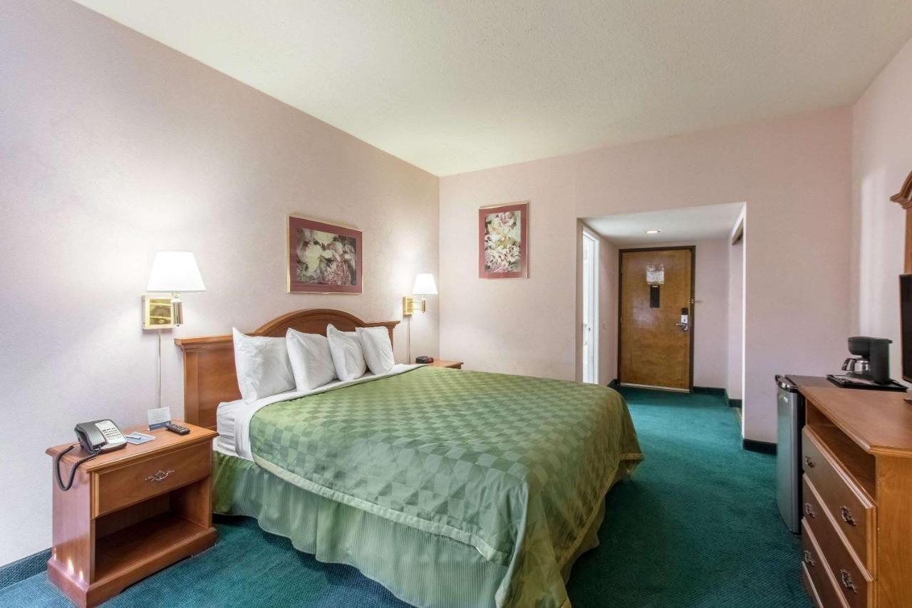 San Bernandino Inn & Suites San Bernardino Esterno foto