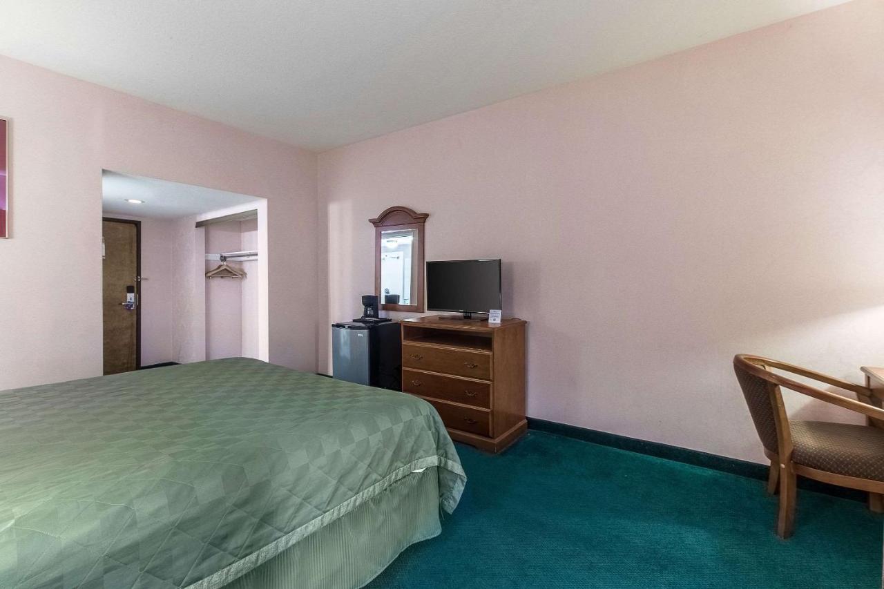 San Bernandino Inn & Suites San Bernardino Esterno foto