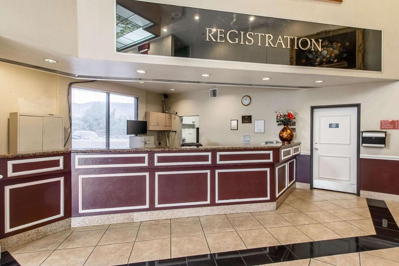 San Bernandino Inn & Suites San Bernardino Esterno foto
