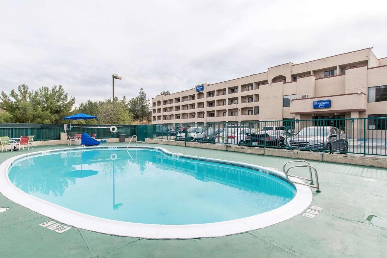 San Bernandino Inn & Suites San Bernardino Esterno foto