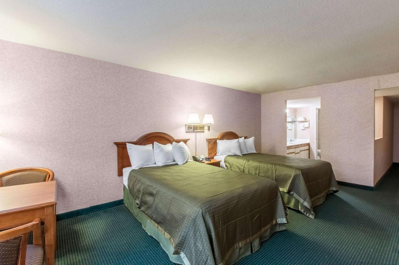 San Bernandino Inn & Suites San Bernardino Esterno foto