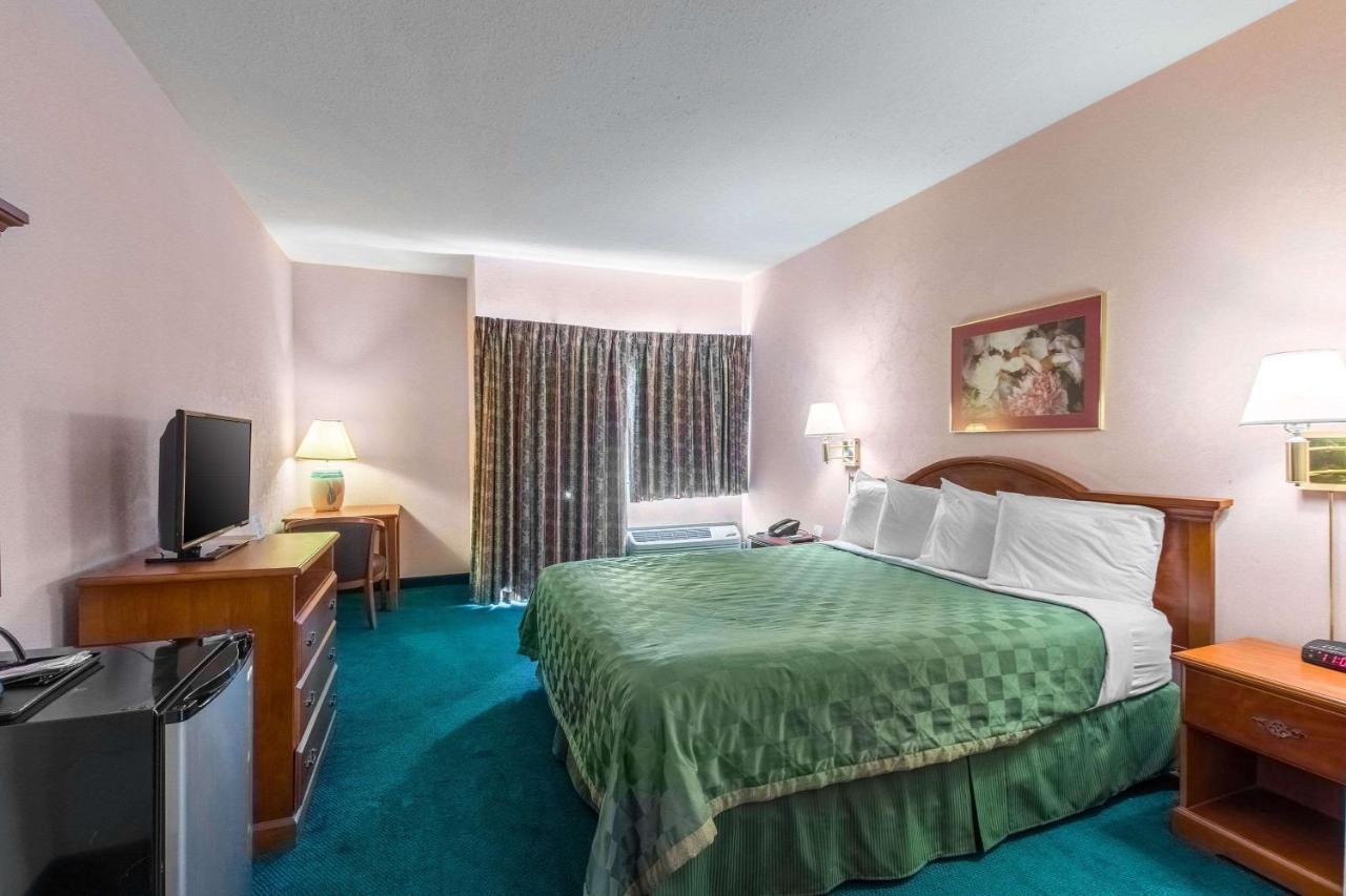 San Bernandino Inn & Suites San Bernardino Esterno foto